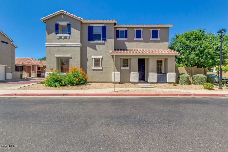 978 E CANTEBRIA Drive, Gilbert, AZ 85296