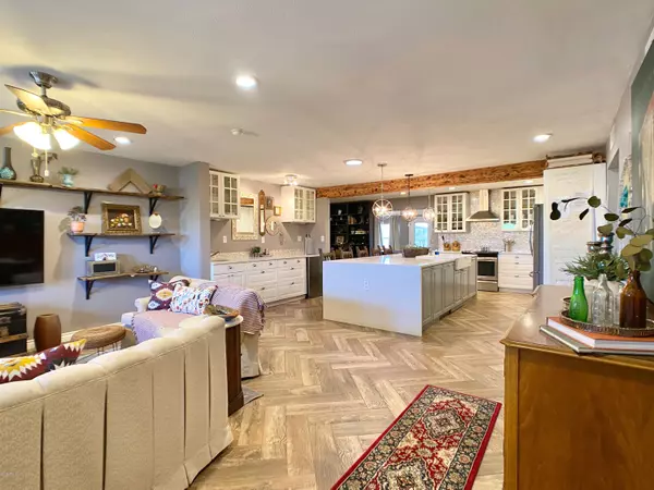 2302 E BROADMOR Drive, Tempe, AZ 85282