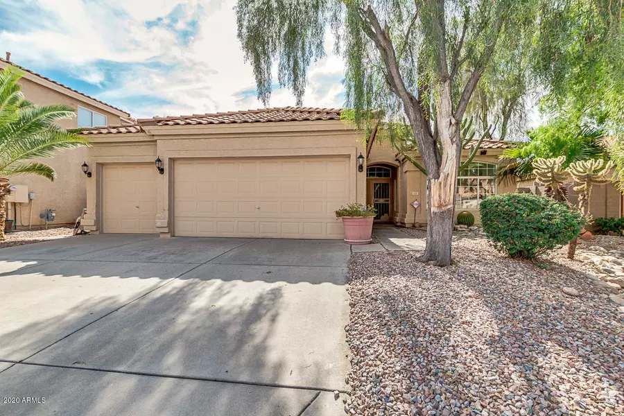 830 S MEADOWS Drive, Chandler, AZ 85224