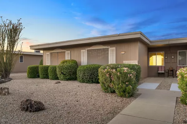 10122 W HUTTON Drive, Sun City, AZ 85351