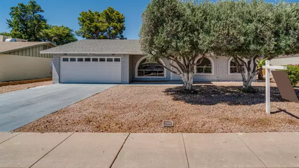 5326 W FREEWAY Lane, Glendale, AZ 85302