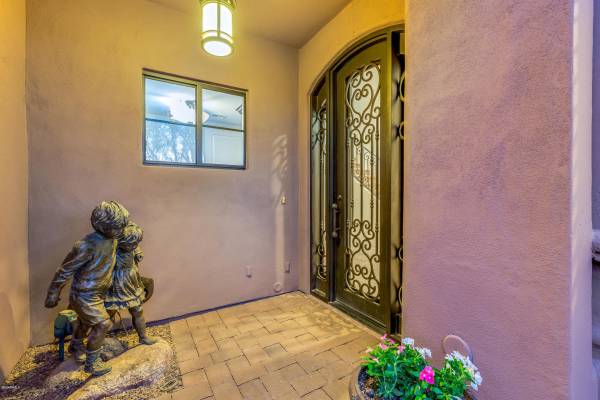 Carefree, AZ 85377,7200 E RIDGEVIEW Place #11