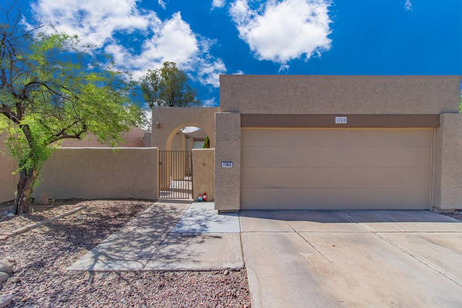 1765 W Los Arboles Court, Chandler, AZ 85224