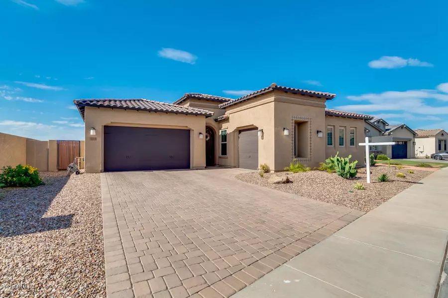 3010 E DESERT Lane, Phoenix, AZ 85042