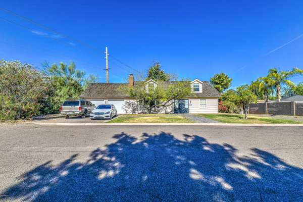 Phoenix, AZ 85018,5335 N 34TH Street