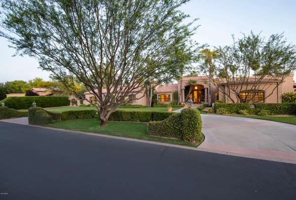 Paradise Valley, AZ 85253,7115 E OAKMONT Drive