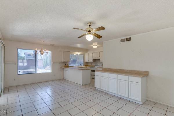 Phoenix, AZ 85032,12732 N 40TH Place