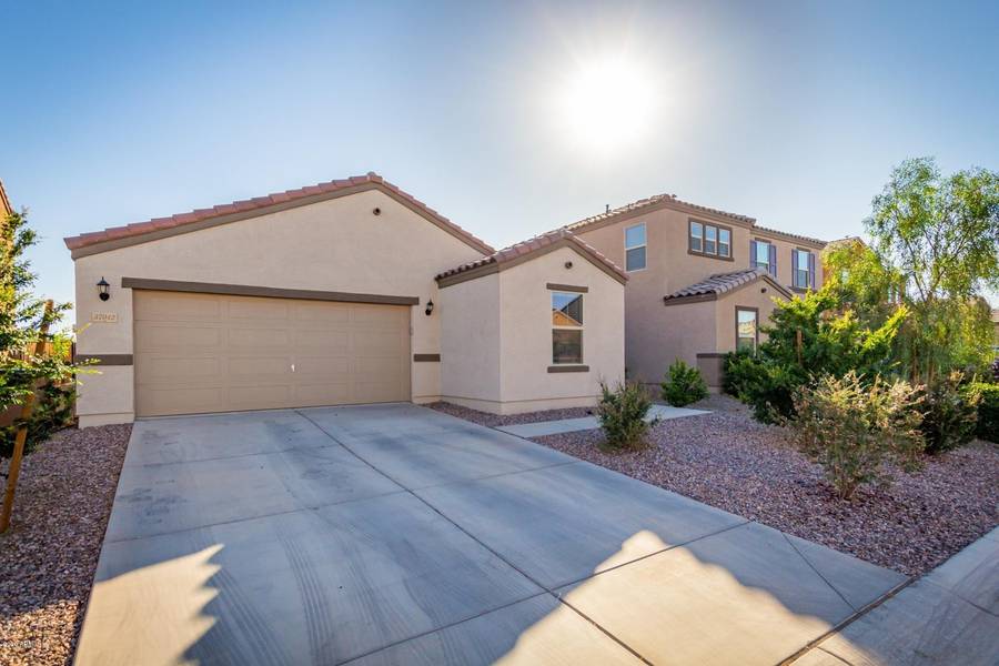 37042 N YELLOWSTONE Drive, San Tan Valley, AZ 85140