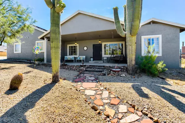 39605 N NEW RIVER Road, Phoenix, AZ 85086