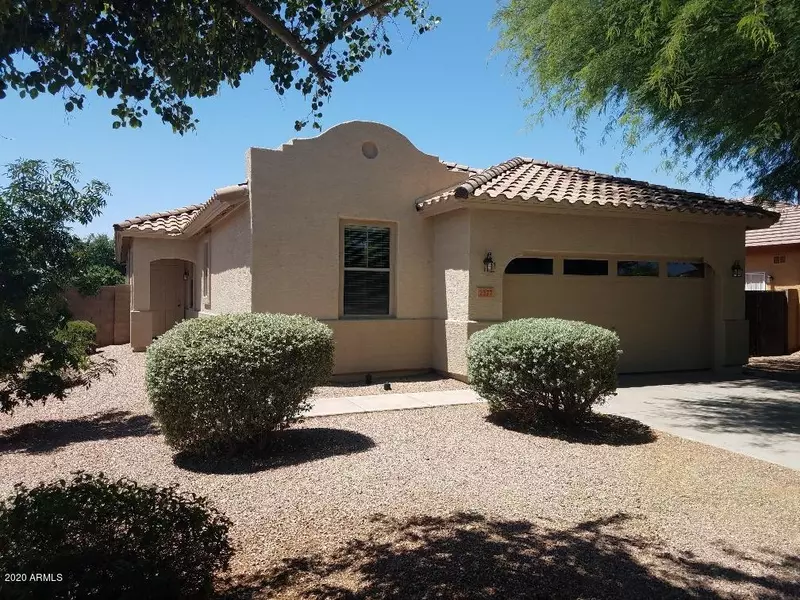 1377 E CHESTNUT Lane, Gilbert, AZ 85298