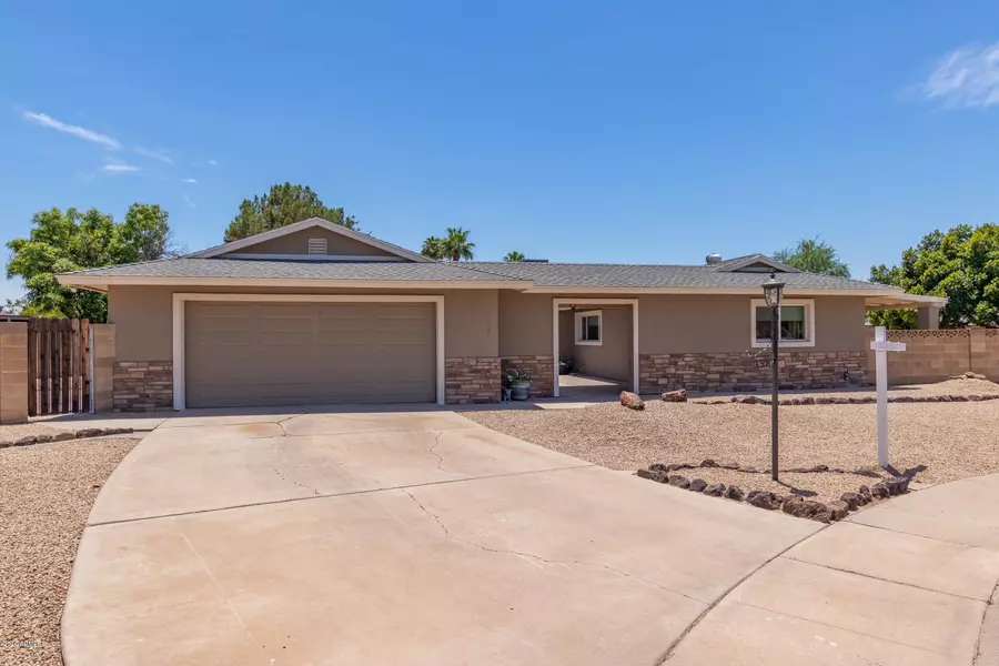 3201 W GELDING Drive, Phoenix, AZ 85053