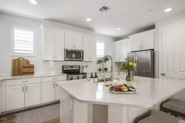 Phoenix, AZ 85032,4704 E TIERRA BUENA Lane