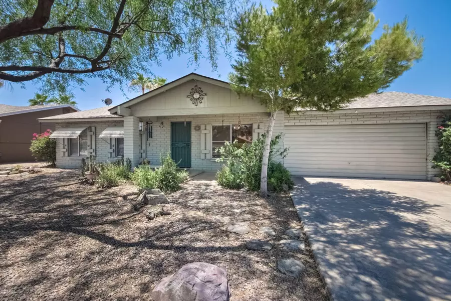 3928 S ROBERTS Road, Tempe, AZ 85282