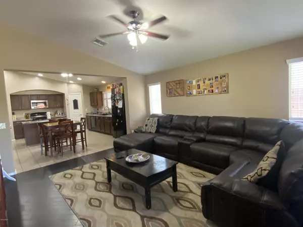 Tolleson, AZ 85353,8922 W CROWN KING Road