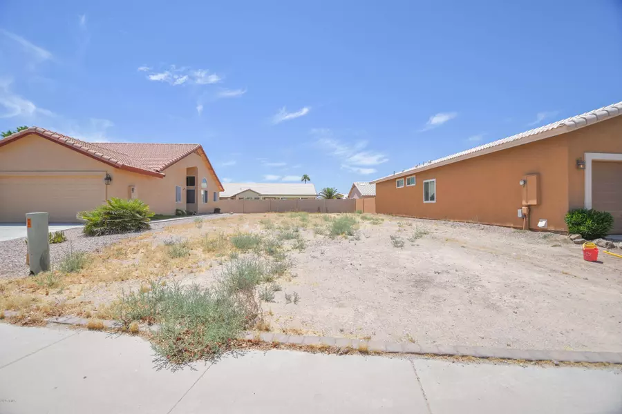 2111 N SWEETWATER Drive #12, Casa Grande, AZ 85122