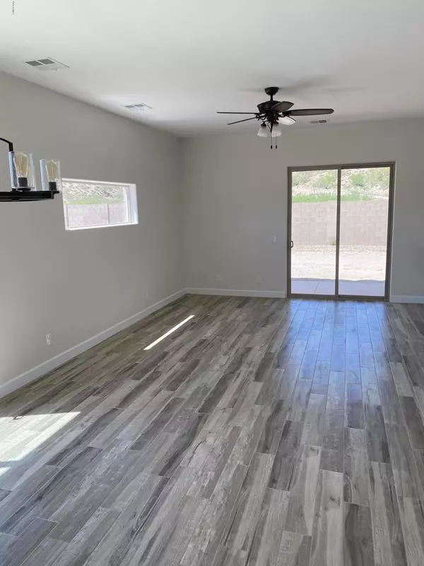 Wickenburg, AZ 85390,905 N POPPY Street #16