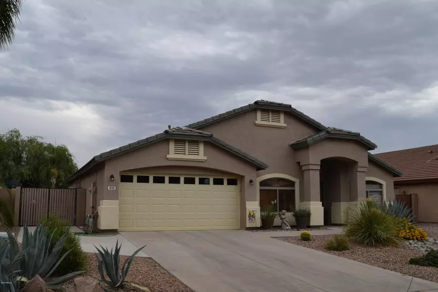 935 W GASCON Road, San Tan Valley, AZ 85143