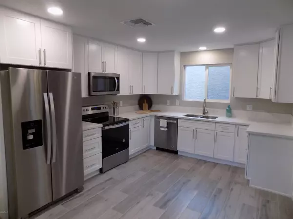 26018 S 99th Drive, Sun Lakes, AZ 85248