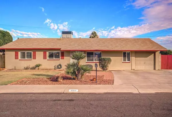 4104 W GRISWOLD Road, Phoenix, AZ 85051