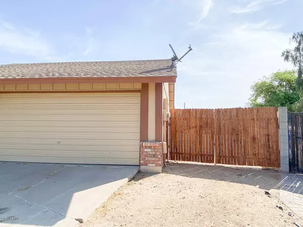 Phoenix, AZ 85027,20843 N 14TH Drive