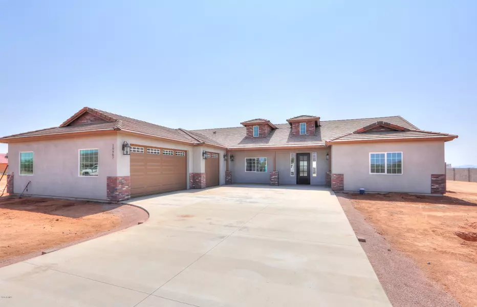 10667 W Shetland Lane, Casa Grande, AZ 85194