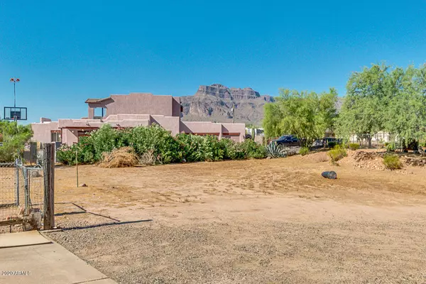 Apache Junction, AZ 85119,2330 S GOLD ORE Court