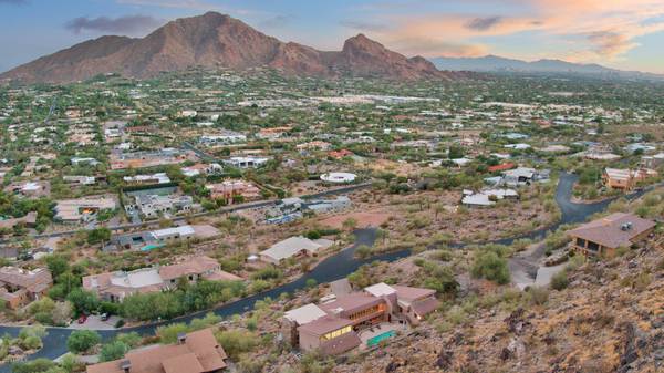 Paradise Valley, AZ 85253,7071 N 59TH Place