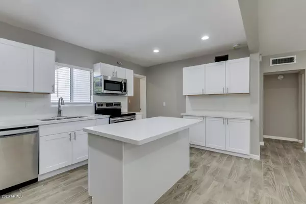 Apache Junction, AZ 85120,589 S SAGUARO Drive