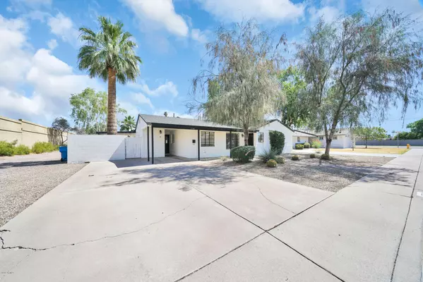 1738 E LUKE Avenue, Phoenix, AZ 85016