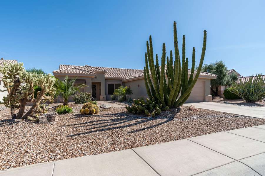 16023 W VINEWOOD Drive, Surprise, AZ 85374