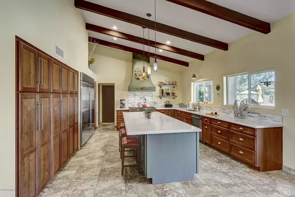 Scottsdale, AZ 85260,8370 E CHARTER OAK Road