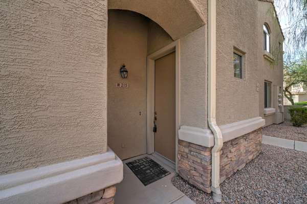 Chandler, AZ 85225,955 E KNOX Road #215