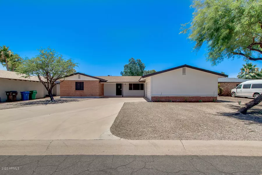 910 S SARANAC Avenue, Mesa, AZ 85208