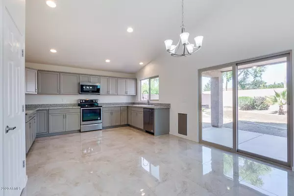 6063 S DANIELSON Way, Chandler, AZ 85249