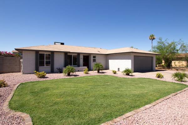 Chandler, AZ 85225,915 W LOUGHLIN Drive