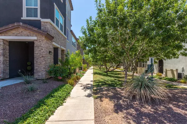 Phoenix, AZ 85040,2362 E HUNTINGTON Drive