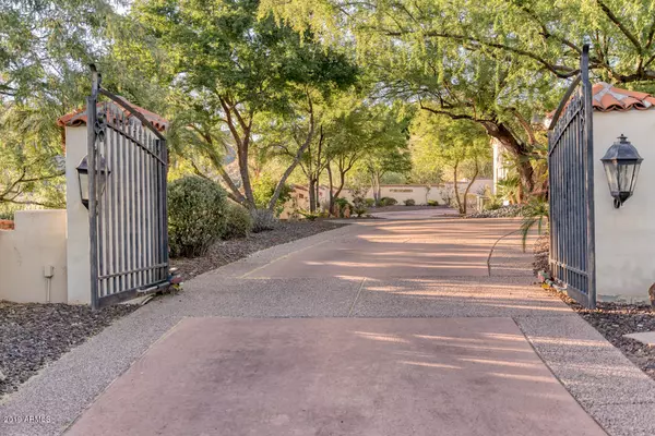 Paradise Valley, AZ 85253,3606 E Marlette Avenue