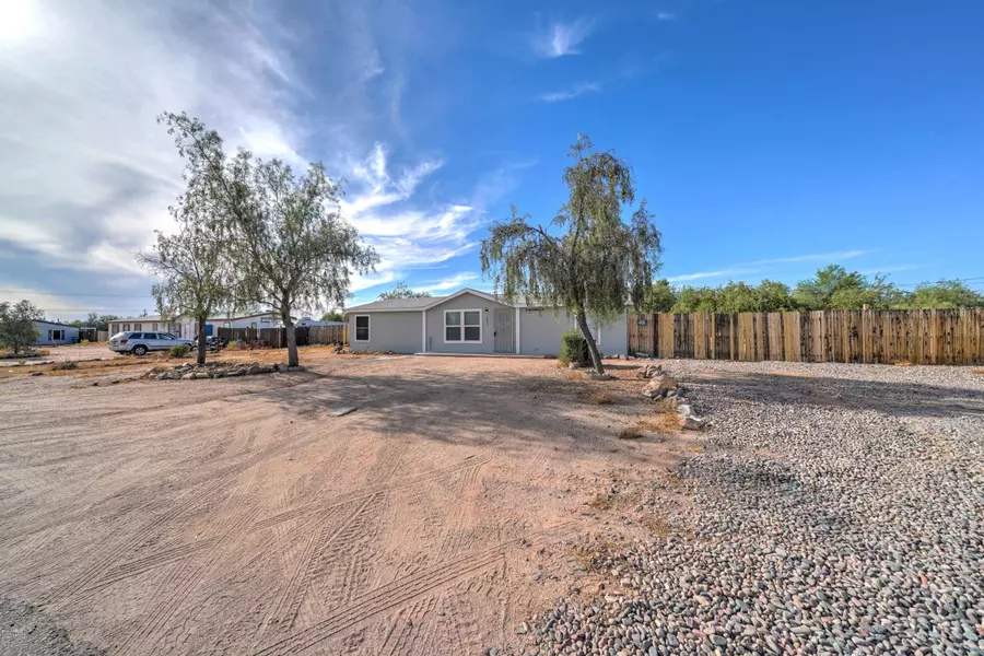 1855 N IRONWOOD Drive, Apache Junction, AZ 85120