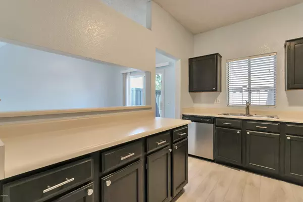 Phoenix, AZ 85027,18837 N 34TH Drive #6