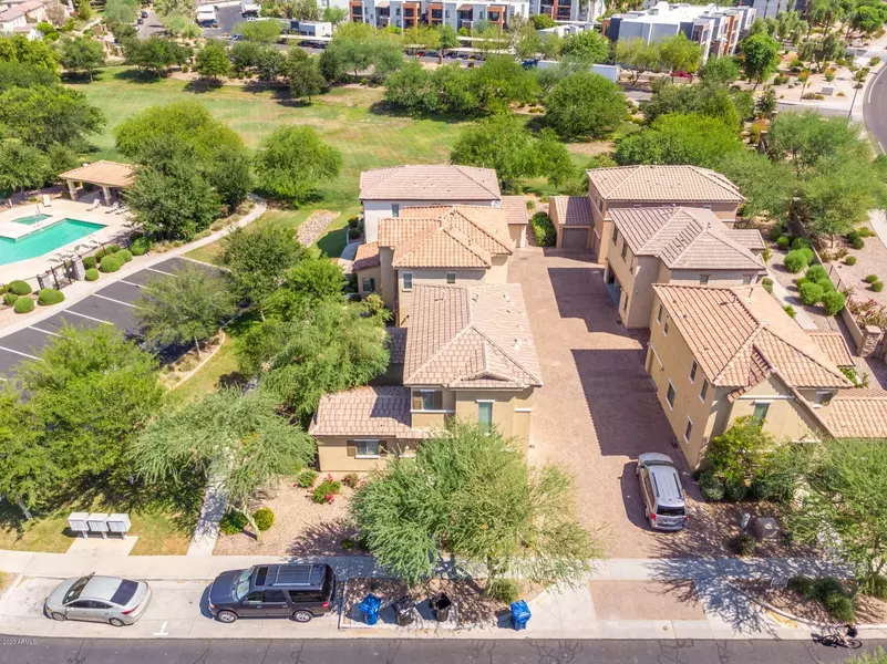 14040 W COUNTRY GABLES Drive, Surprise, AZ 85379