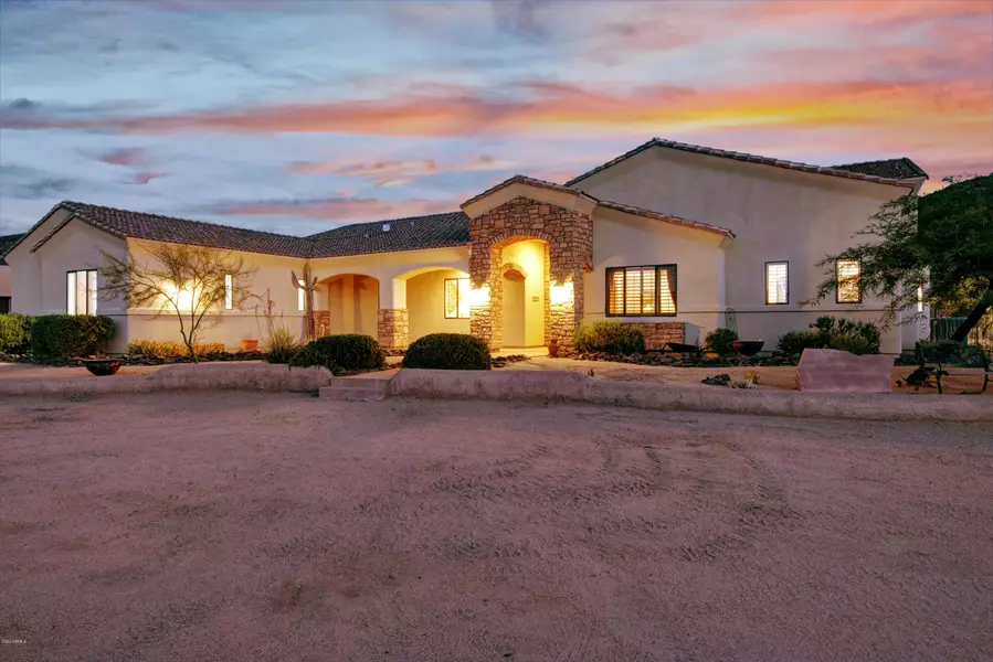 1211 E Hohokam Lane, New River, AZ 85087