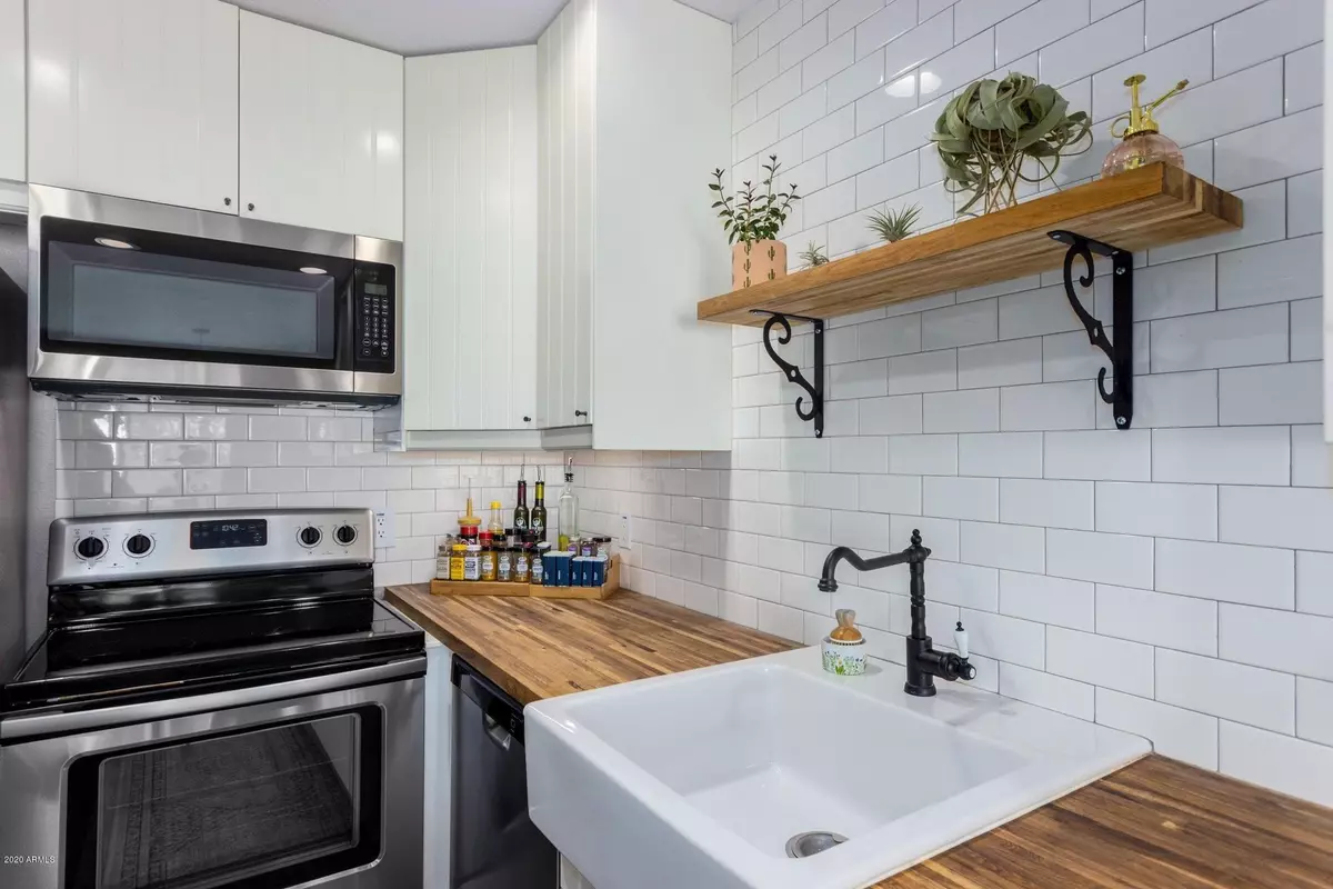 Mesa, AZ 85203,526 E 4TH Place