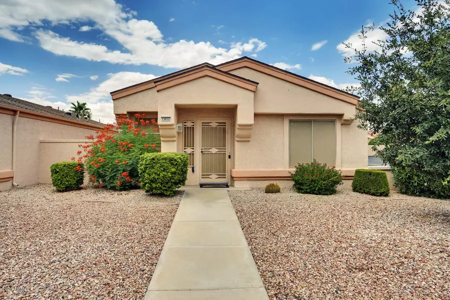 19852 N GREENVIEW Drive, Sun City West, AZ 85375