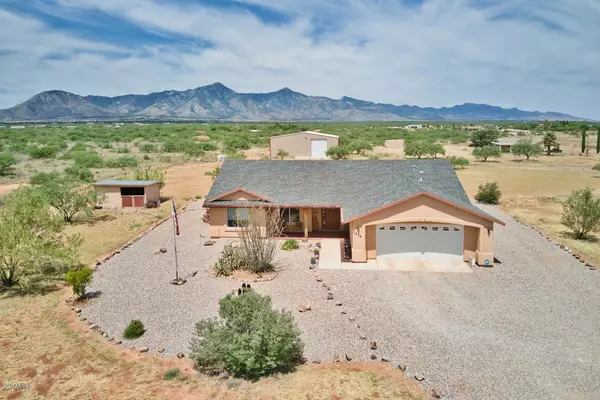 7878 S Coyote Song Lane, Hereford, AZ 85615