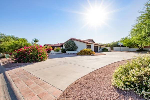 Paradise Valley, AZ 85253,6120 N 34TH Place