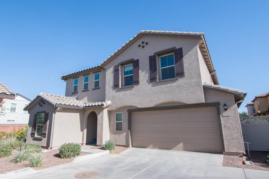 899 S SWALLOW Lane, Gilbert, AZ 85296