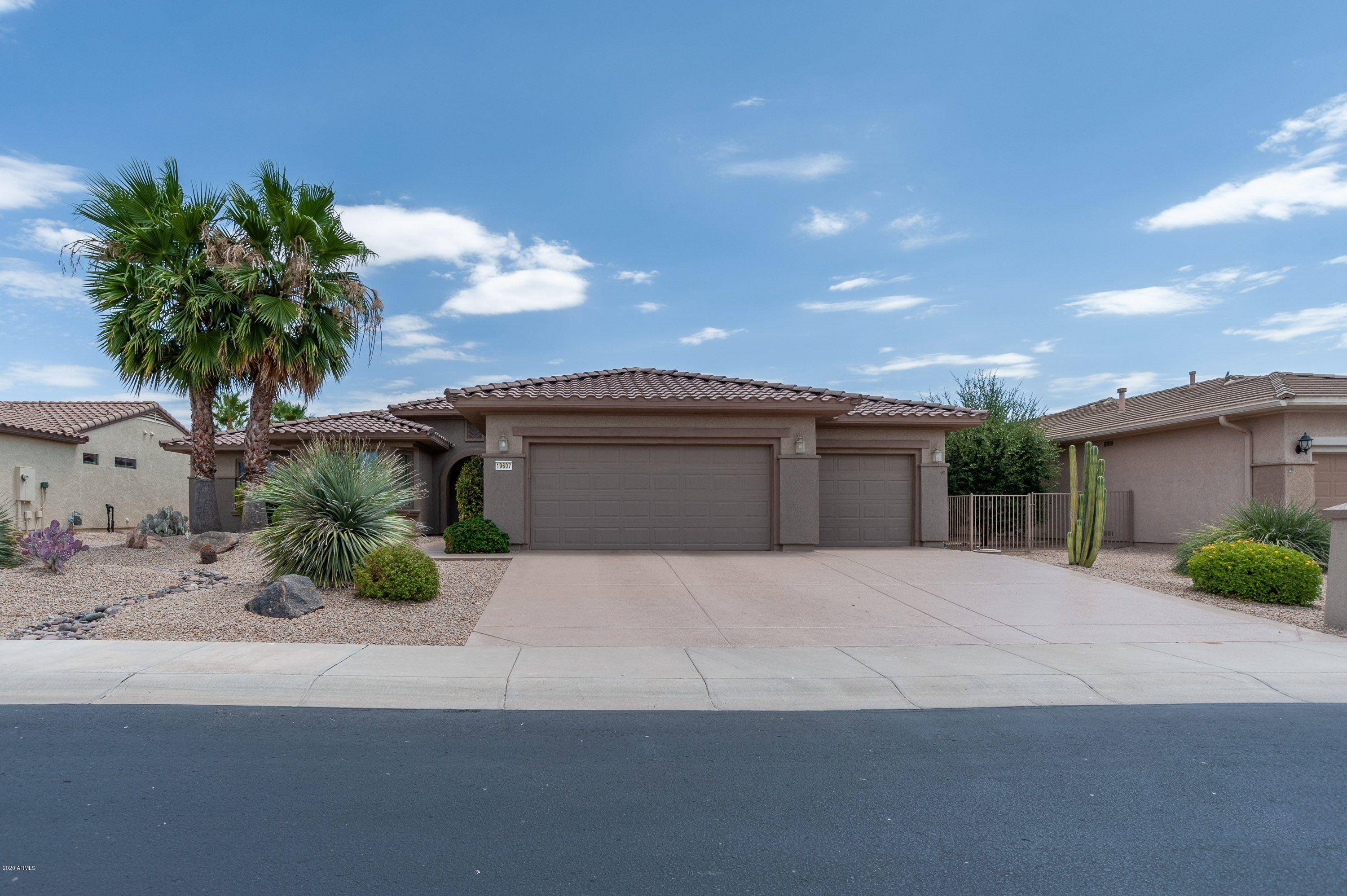 Surprise, AZ 85387,19607 N CRESCENT RIDGE Drive