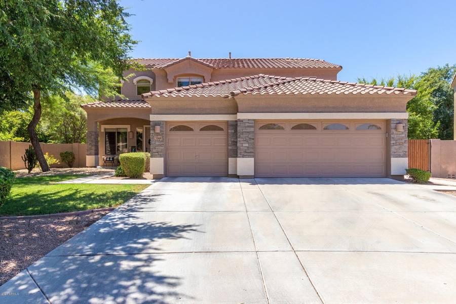 1065 E SHERRI Drive, Gilbert, AZ 85296