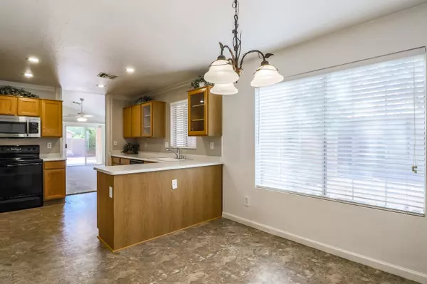 Glendale, AZ 85303,7363 W PEPPERTREE Lane