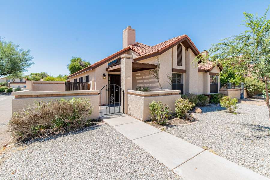 1919 E Velvet Drive, Tempe, AZ 85284